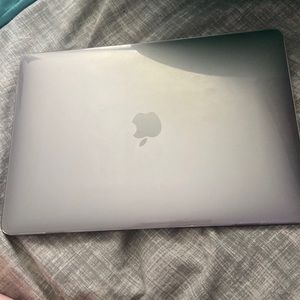 MACBOOK AIR